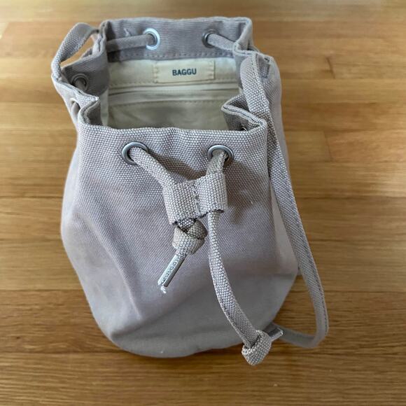 BAGGU Pull String Canvas Drawstring Barrel Crossbody Bag Tan - Picture 6 of 8